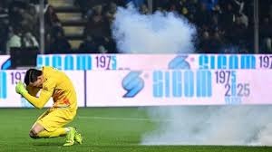 王建民因跑垒导致足底筋膜断裂，这一意外伤病遗憾终结了其洋基王牌生涯